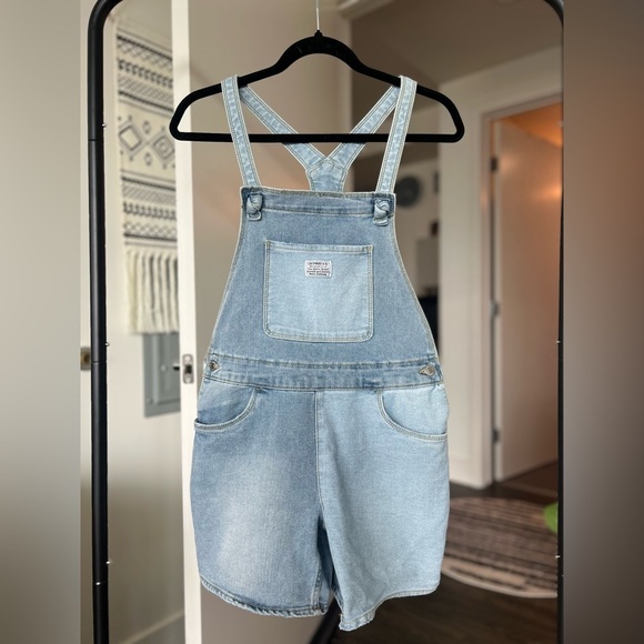 Levi's Classic Denim Overalls - Picture 1 of 6